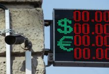 Фото - Экономист Миронюк предупредил о незаконности торговли валютой на черном рынке