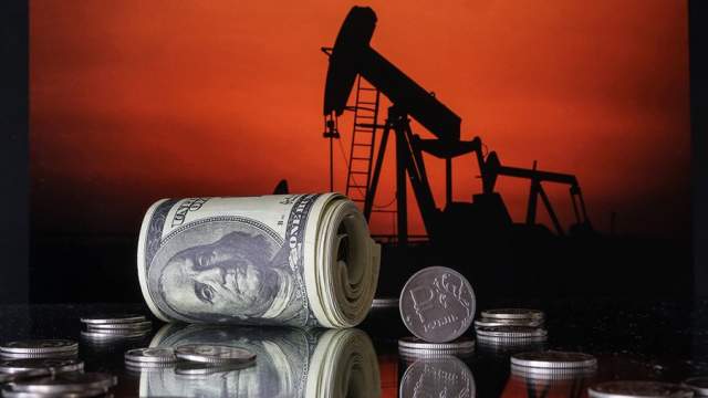 Фото - Посольство РФ указало на последствия введения потолка цен на нефть из РФ